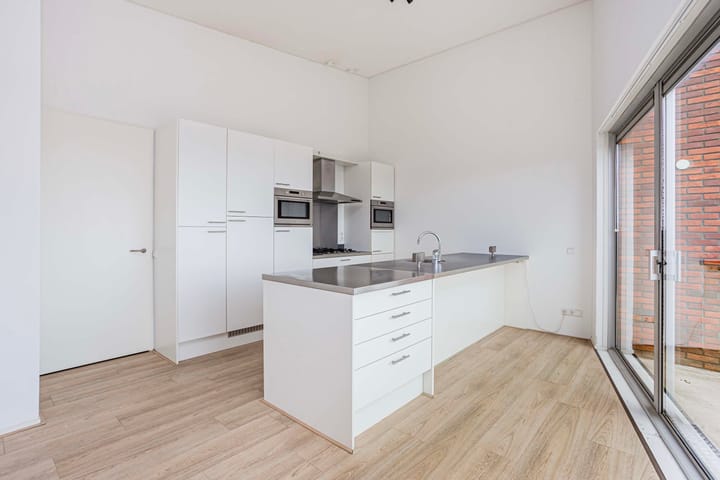 Photo 5 of Moerasvaren 145