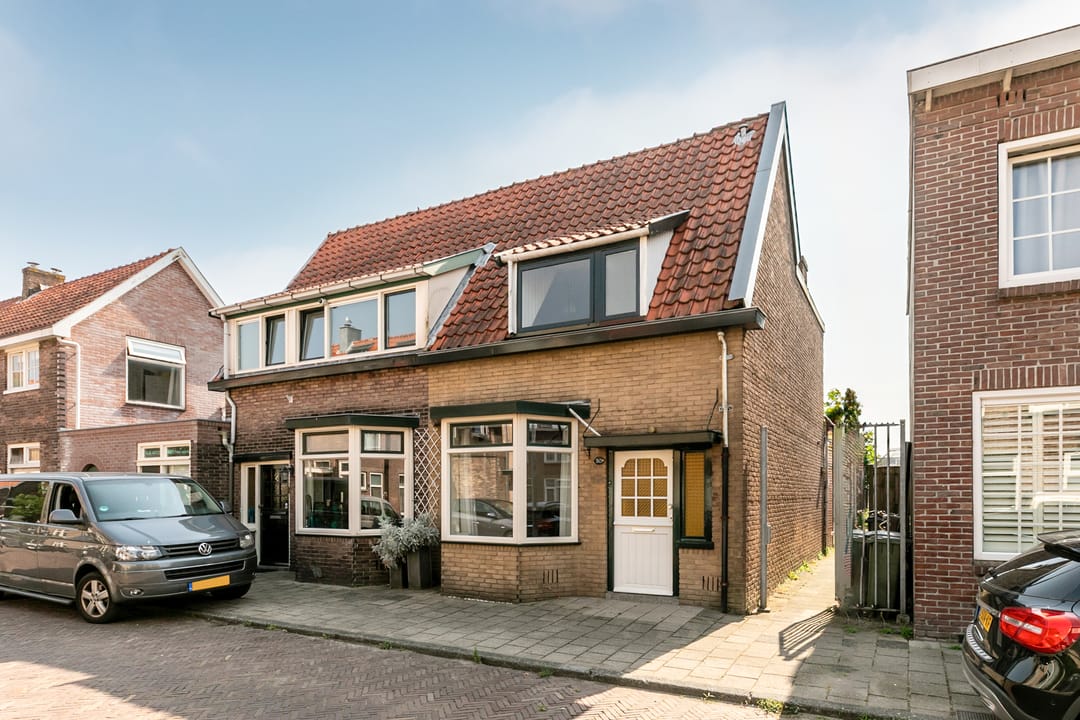 Photo 1 of Zwaluwstraat 30