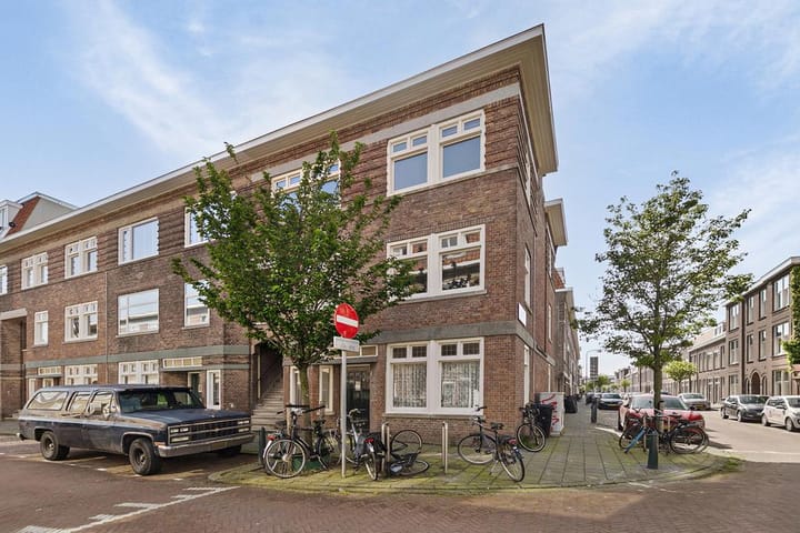 Photo 4 of Willem van Outhoornstraat 43