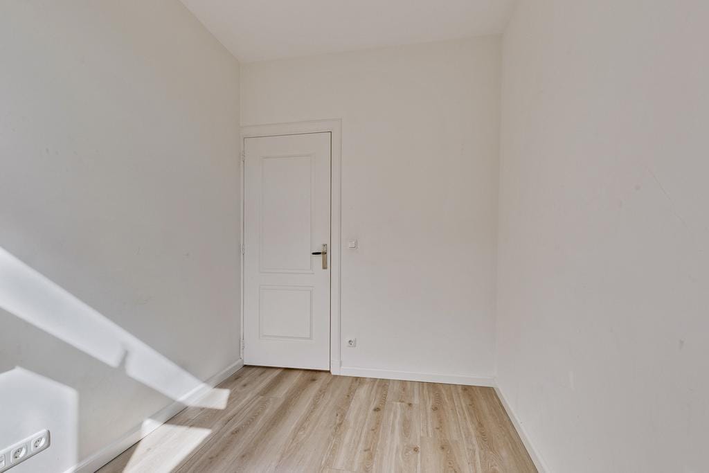 Photo 18 of Willem van Outhoornstraat 43