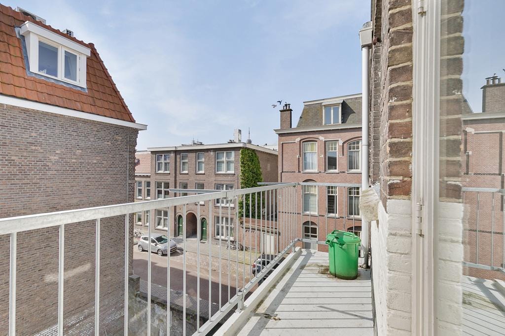 Photo 19 of Willem van Outhoornstraat 43