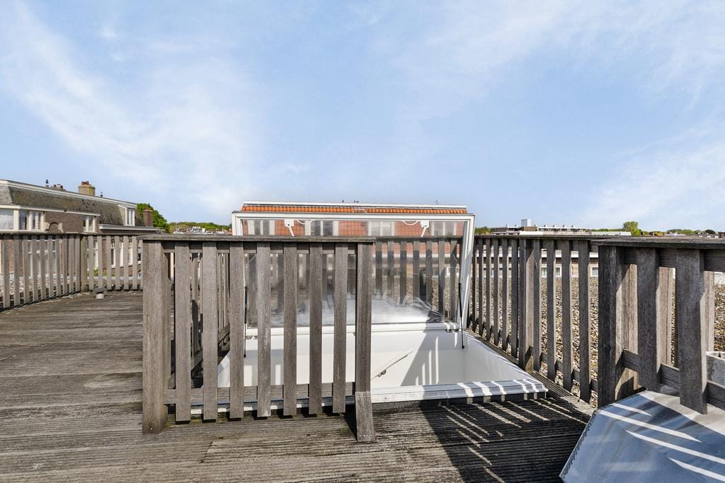 Photo 24 of Willem van Outhoornstraat 43