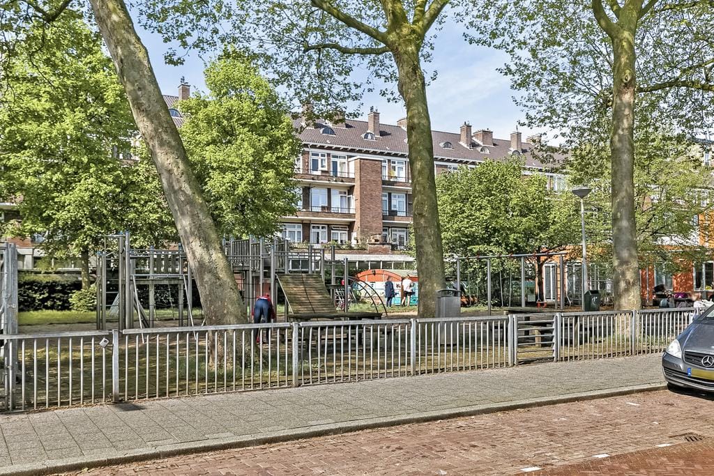 Photo 26 of Willem van Outhoornstraat 43