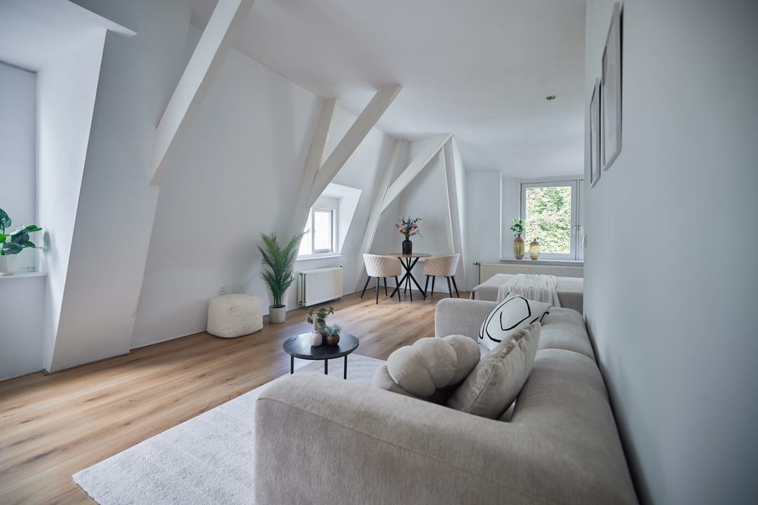 Photo 2 of Heuvellaan 12-F