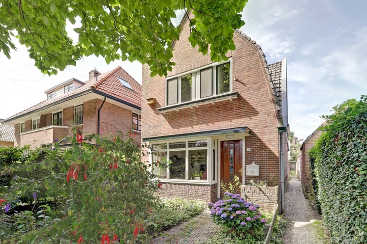 Foto 1 van Tromplaan 8-A