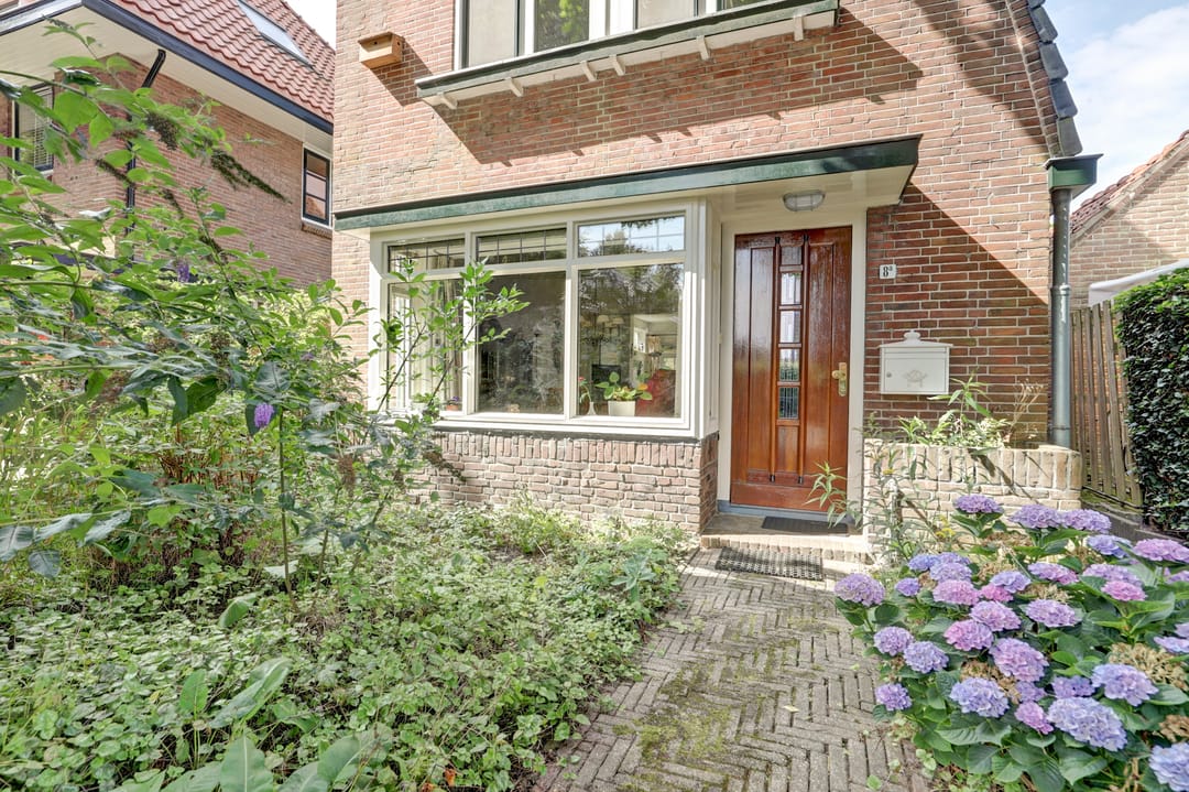 Foto 2 van Tromplaan 8-A