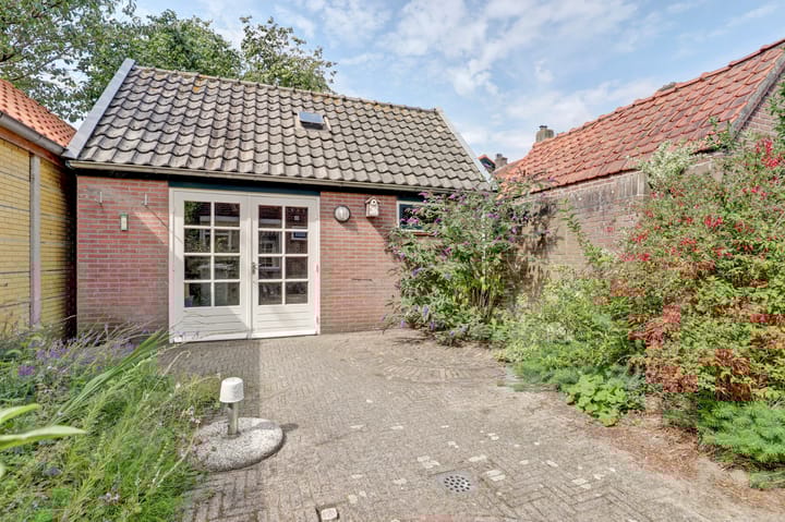 Foto 21 van Tromplaan 8-A