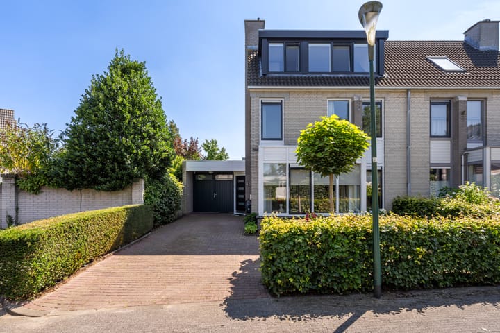 Photo 5 of Schepenen 48