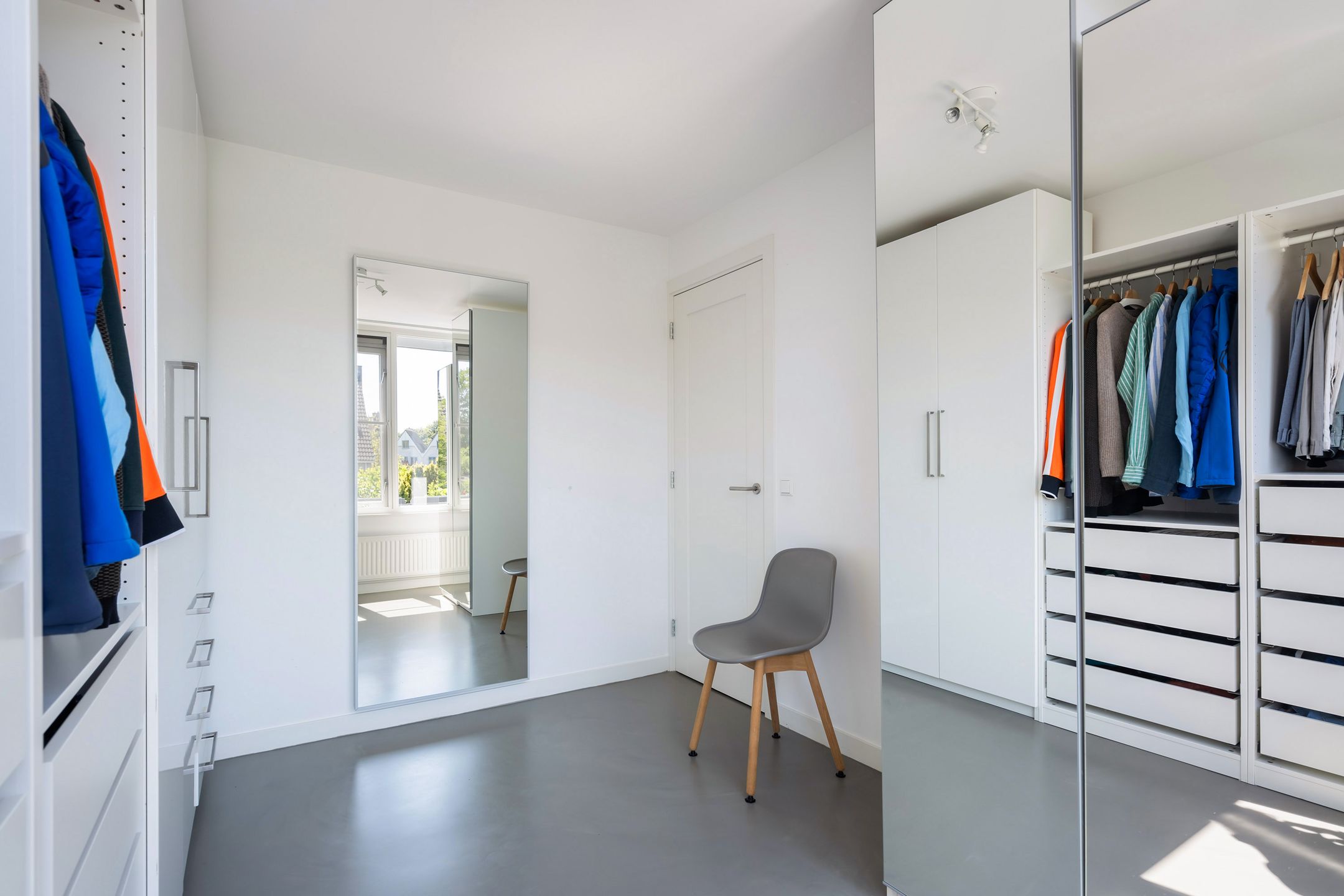 Photo 42 of Schepenen 48