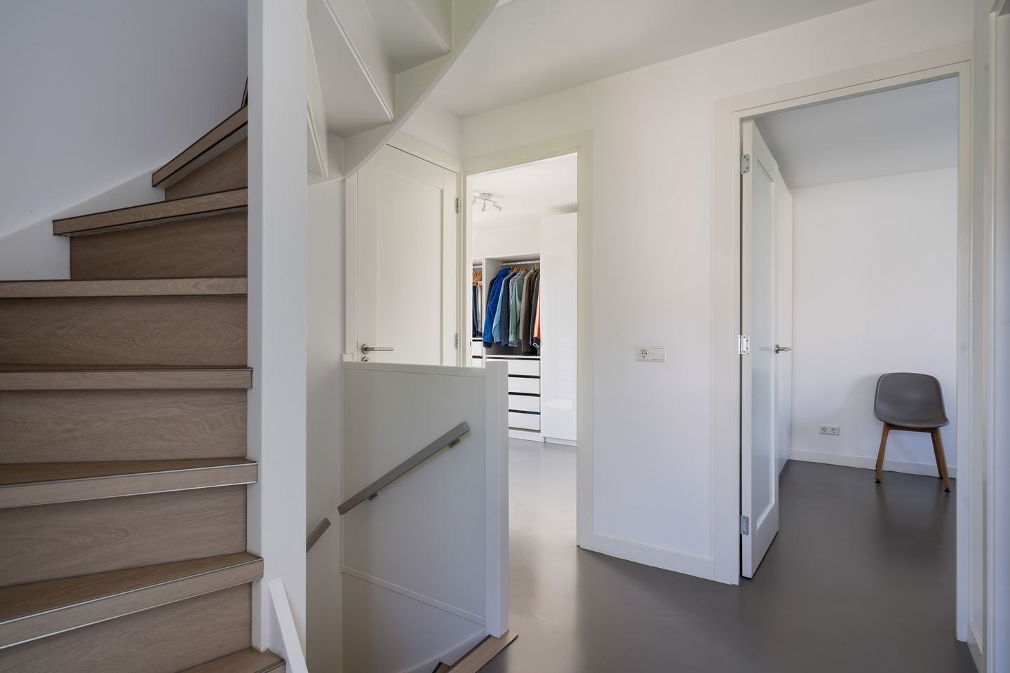 Photo 49 of Schepenen 48