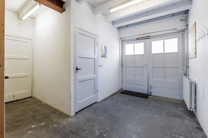 Photo 7 of Trompstraat 2