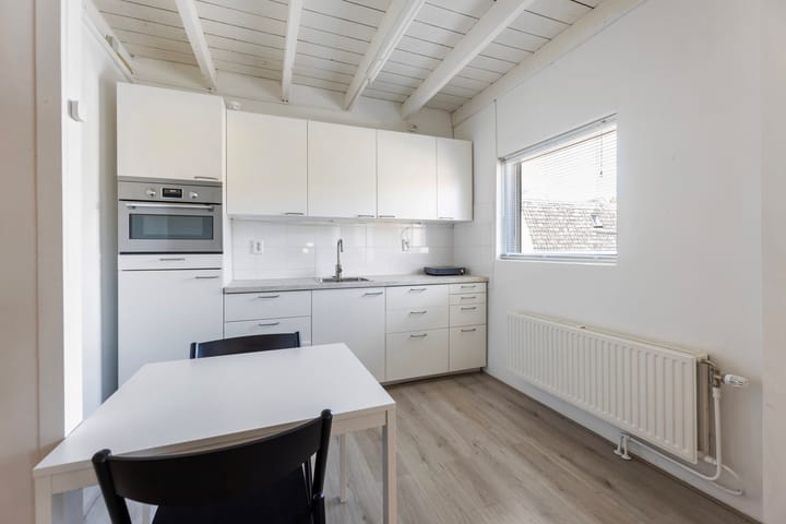 Photo 20 of Trompstraat 2