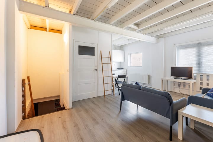 Photo 23 of Trompstraat 2