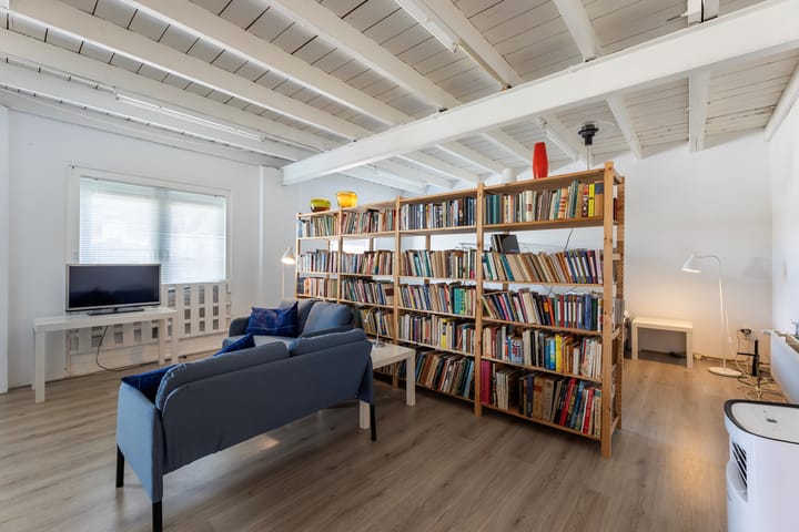 Photo 24 of Trompstraat 2