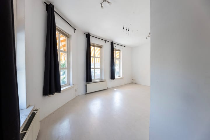 Photo 34 of Trompstraat 2