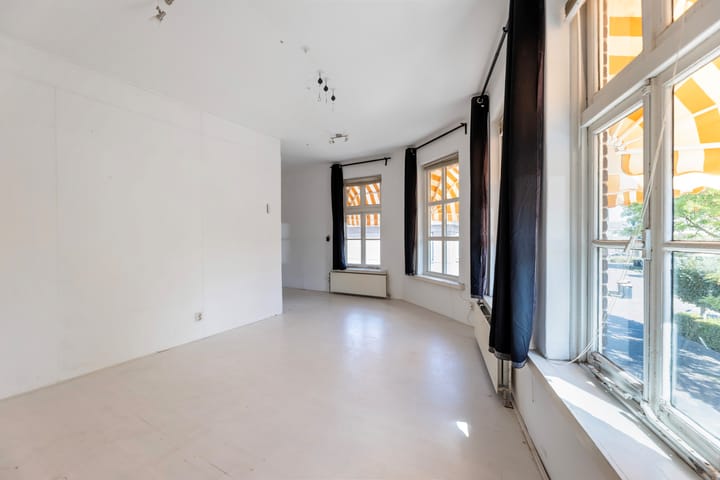 Photo 35 of Trompstraat 2