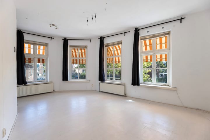 Photo 37 of Trompstraat 2