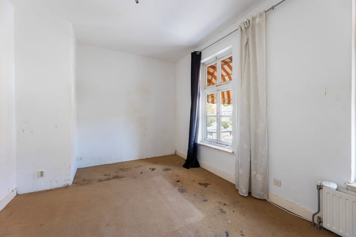 Photo 39 of Trompstraat 2