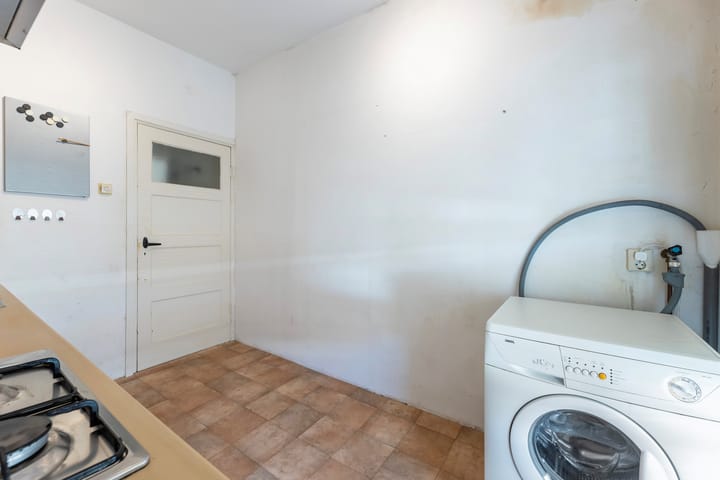 Photo 43 of Trompstraat 2