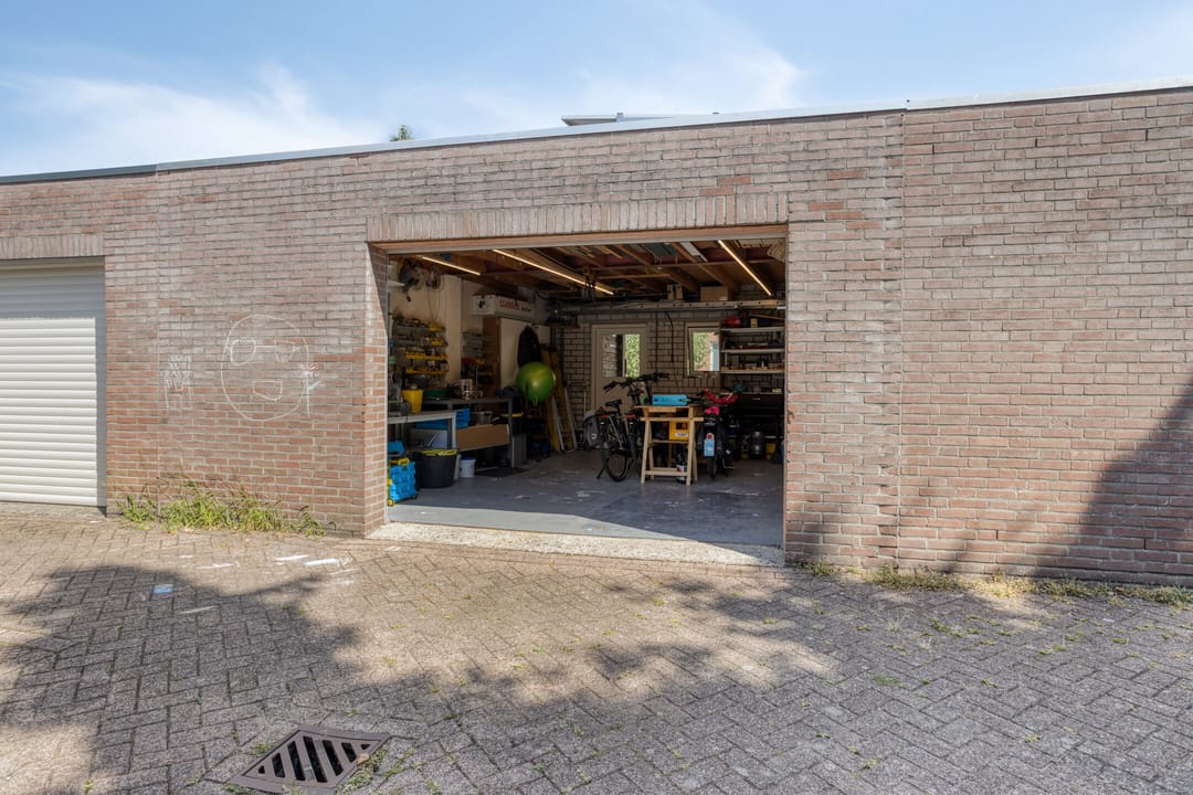 Photo 32 of Pastoor Bressersstraat 12