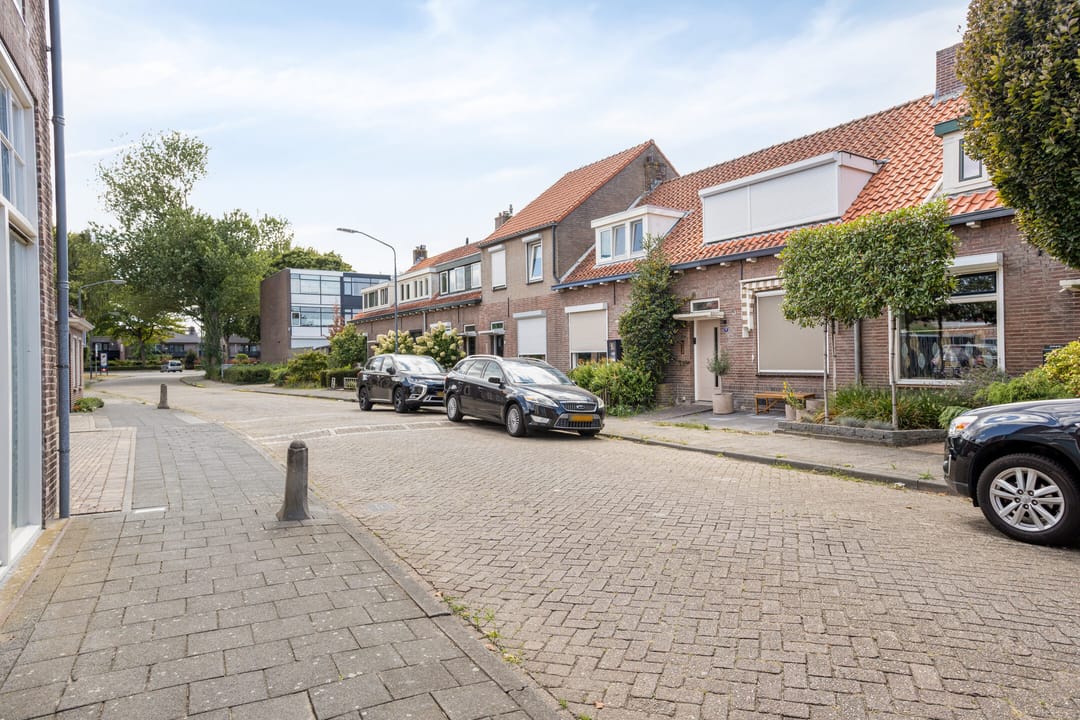 Photo 37 of Pastoor Bressersstraat 12