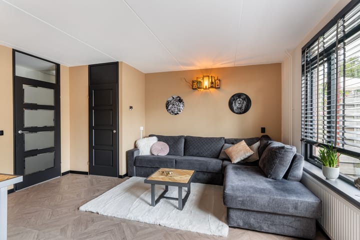 Photo 8 of Calsstraat 12