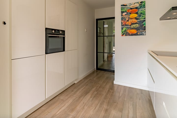 Photo 12 of Doctor Schaepmanlaan 57