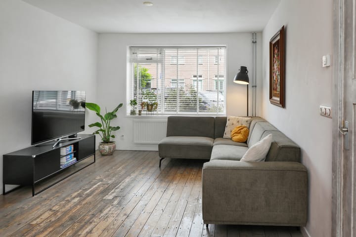 Photo 2 of Van der Venstraat 33