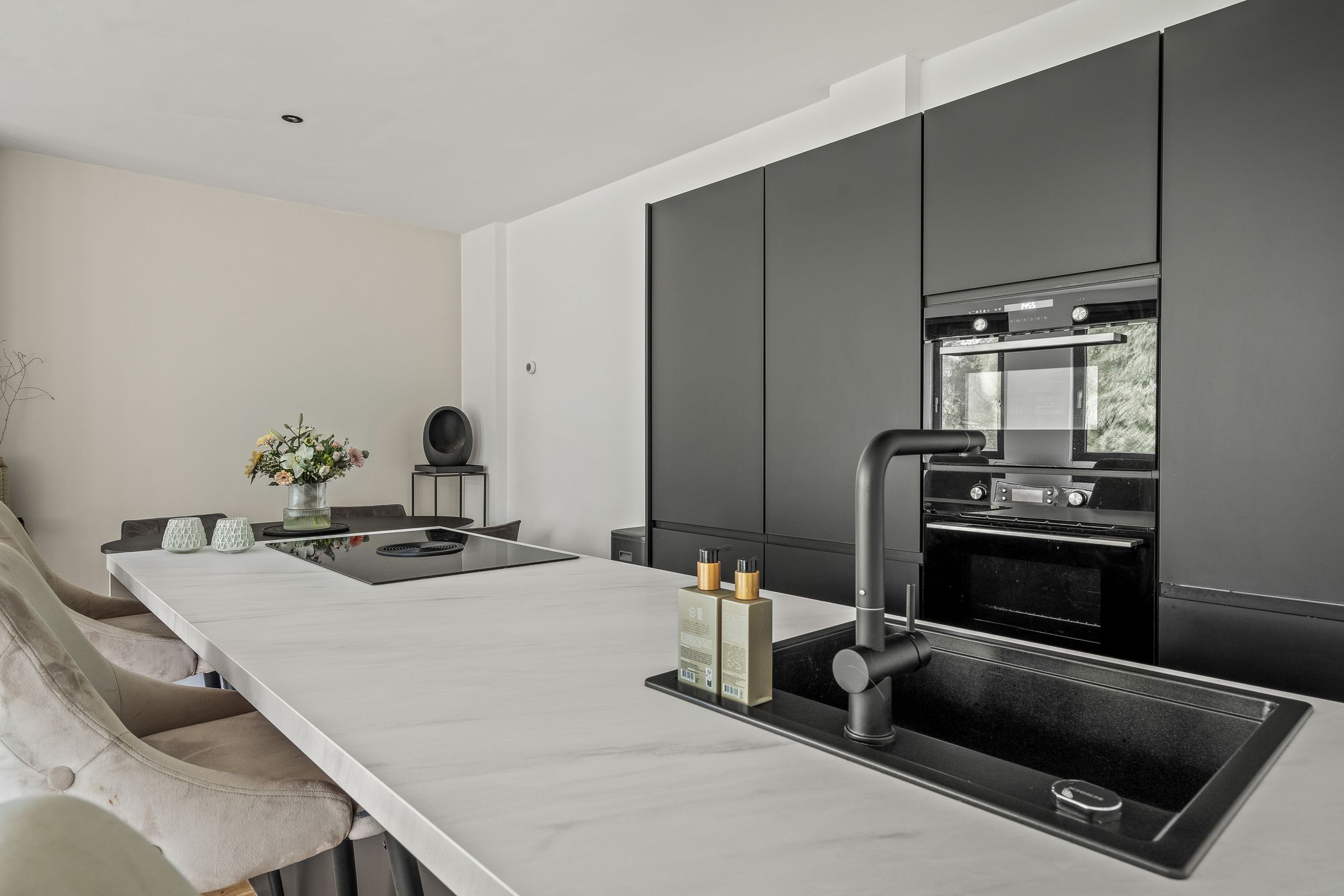 Photo 3 of Gouwestraat 11-D