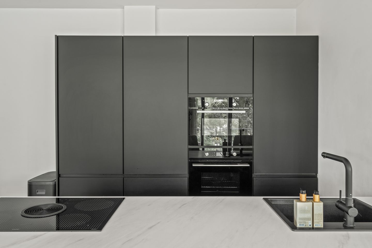 Photo 29 of Gouwestraat 11-D