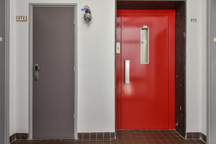 Photo 8 of Roland Holstlaan 974