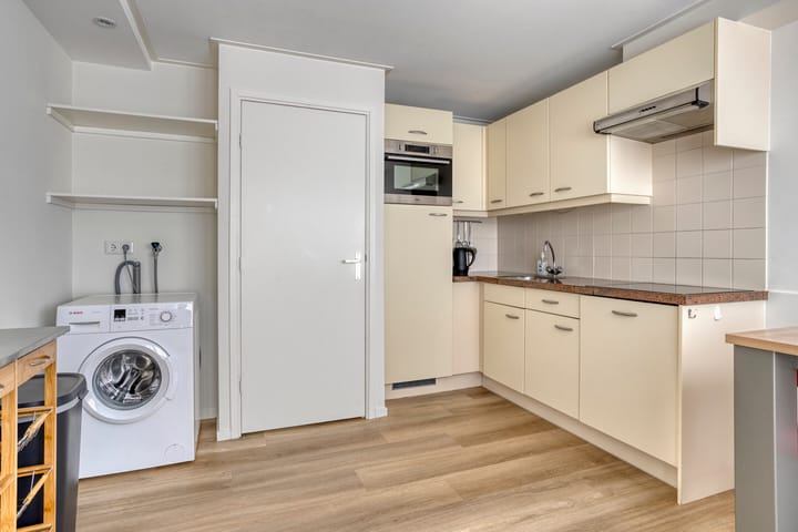 Photo 16 of Valkenisseweg 86