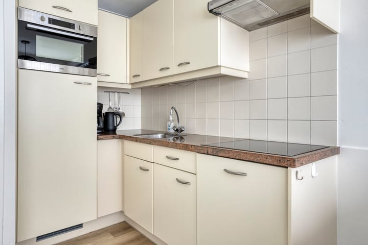 Photo 17 of Valkenisseweg 86