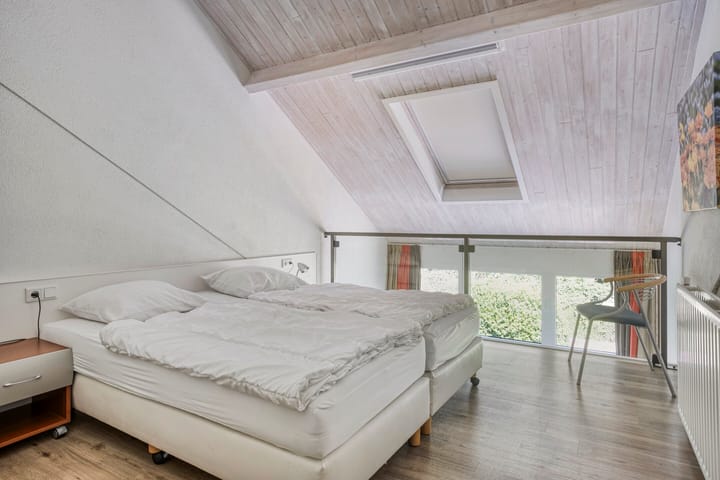 Photo 19 of Valkenisseweg 86