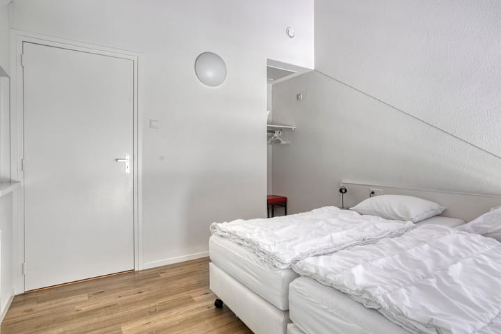 Photo 21 of Valkenisseweg 86