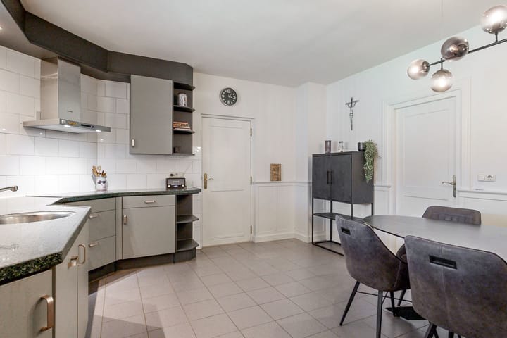 Photo 12 of Brigittastraat 4