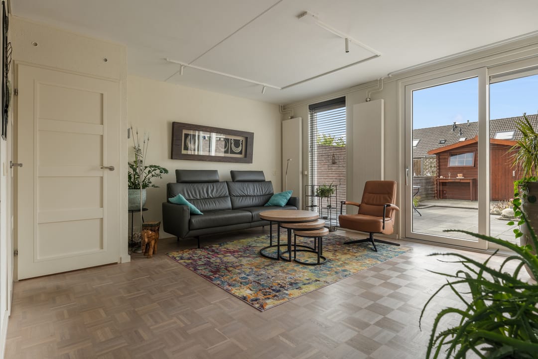 Foto 2 van Nageljongen 24