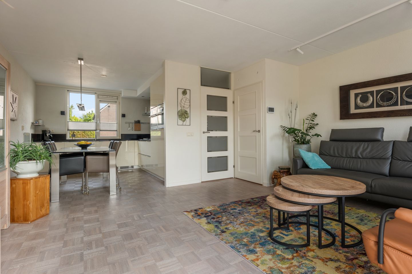 Foto 10 van Nageljongen 24