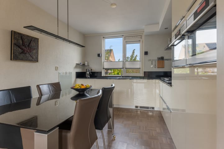 Foto 11 van Nageljongen 24