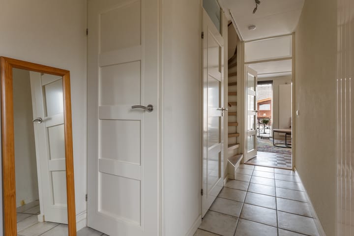 Foto 14 van Nageljongen 24