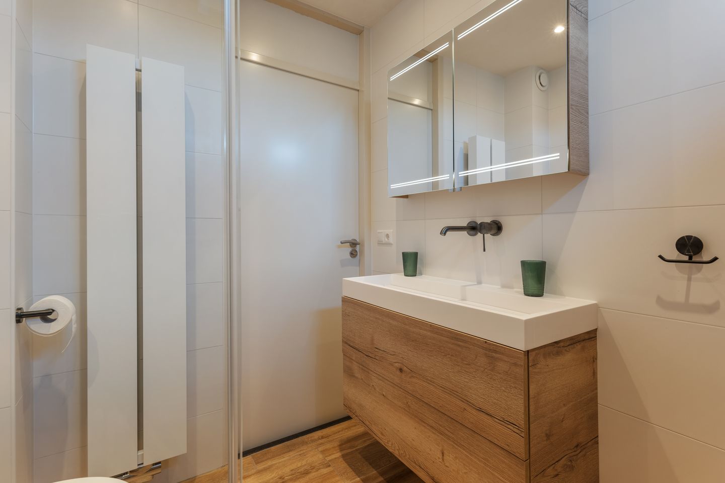 Foto 20 van Nageljongen 24