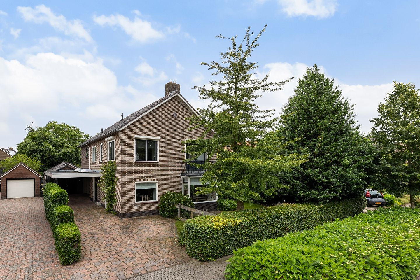 Foto 44 van van Limburg Stirumlaan 7