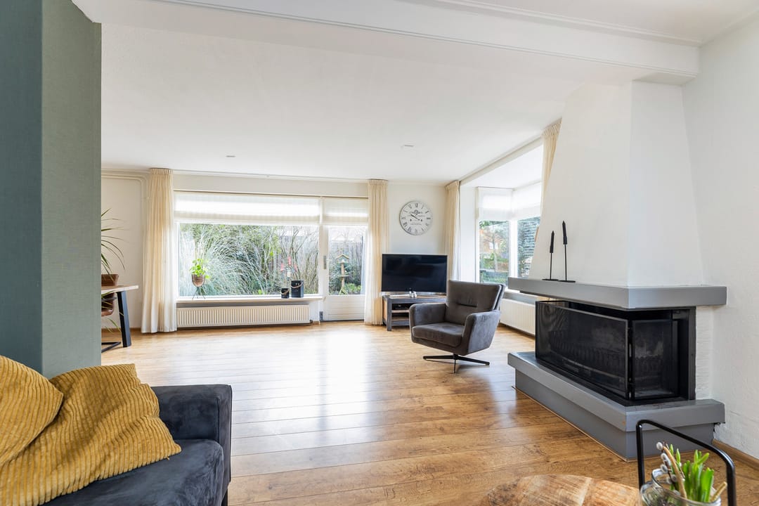 Foto 13 van van Limburg Stirumlaan 7