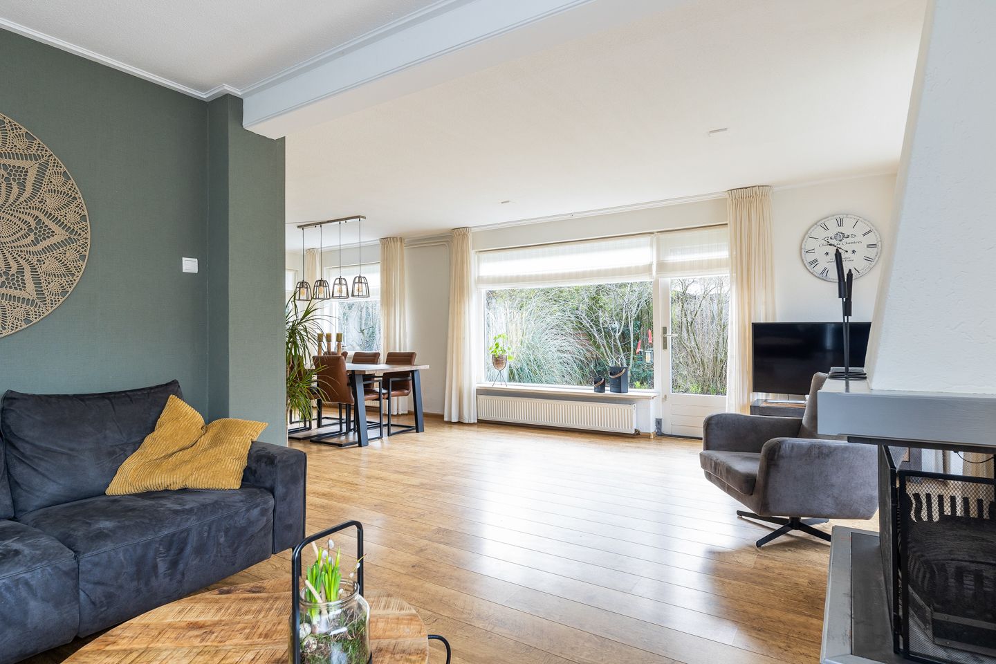 Foto 14 van van Limburg Stirumlaan 7