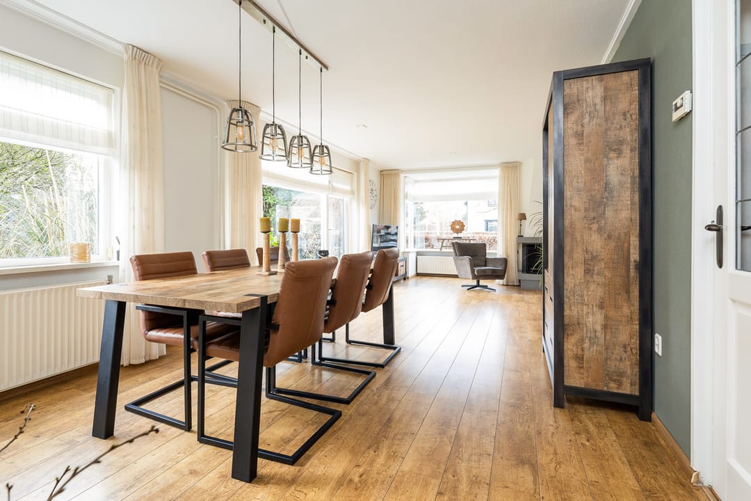 Foto 17 van van Limburg Stirumlaan 7