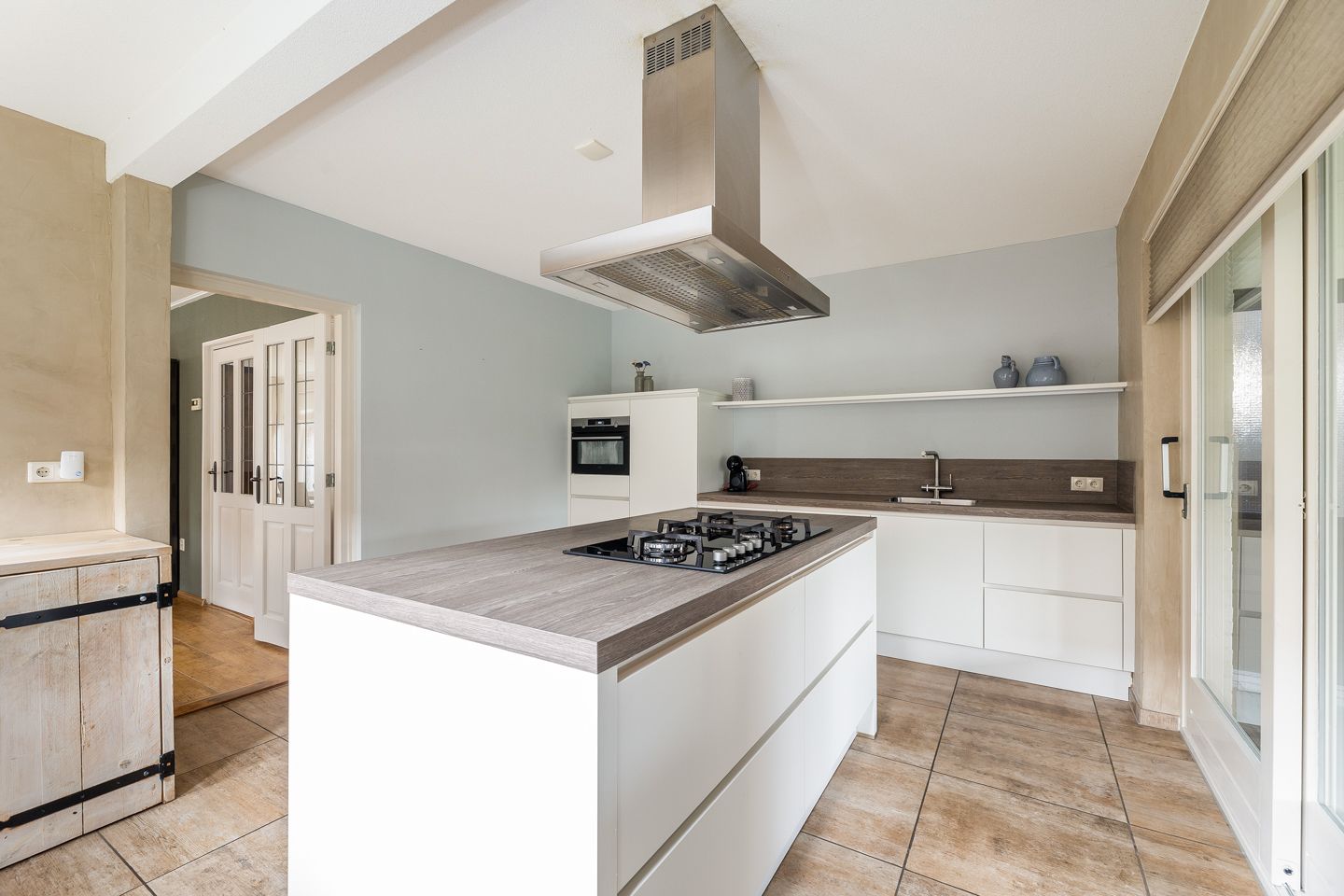 Foto 18 van van Limburg Stirumlaan 7