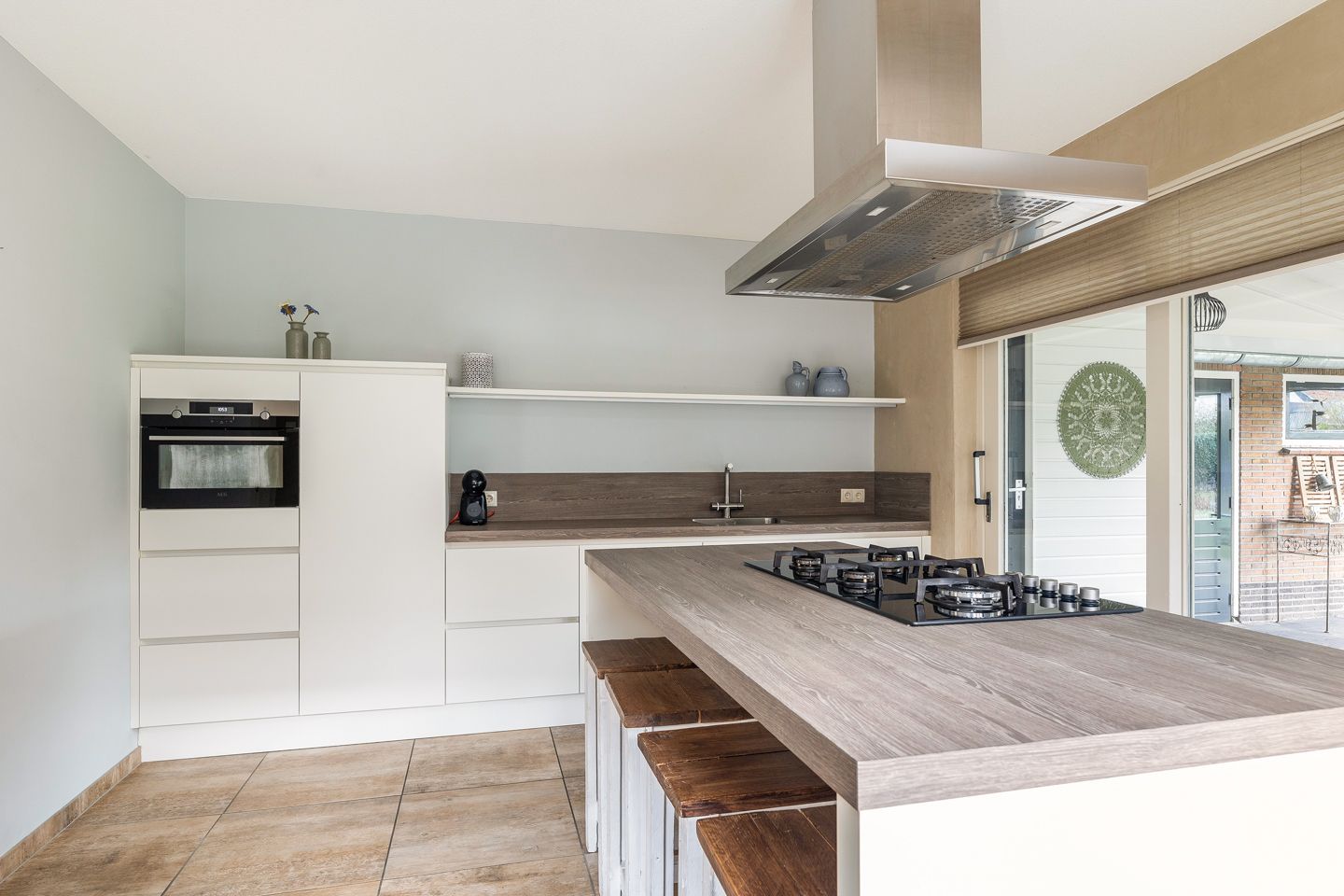 Foto 19 van van Limburg Stirumlaan 7