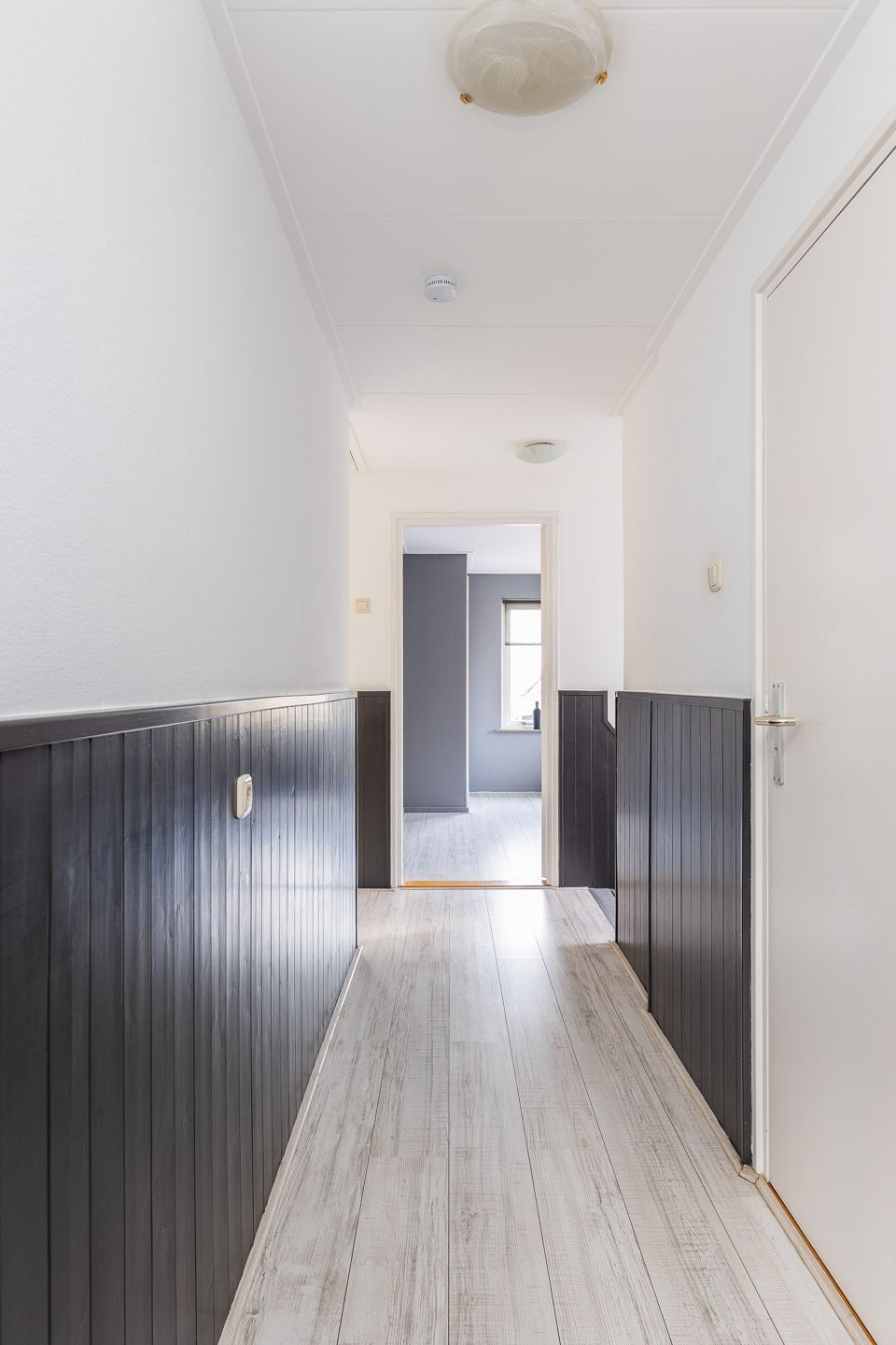 Foto 23 van van Limburg Stirumlaan 7