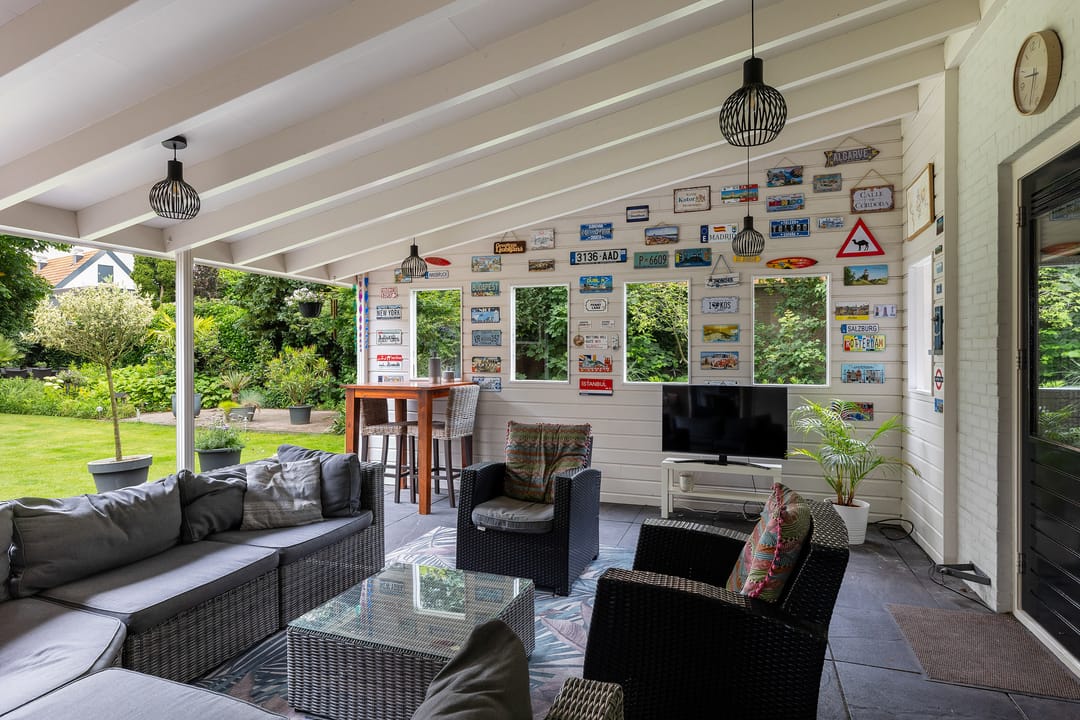 Foto 38 van van Limburg Stirumlaan 7