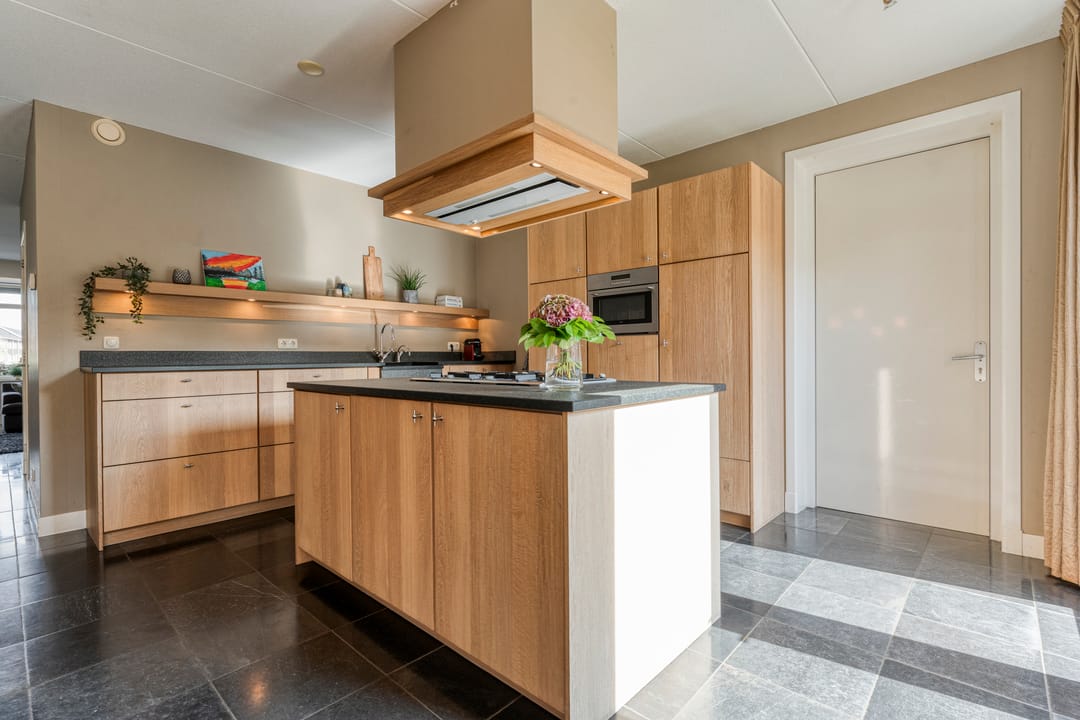 Foto 22 van Van Voorststraat 3